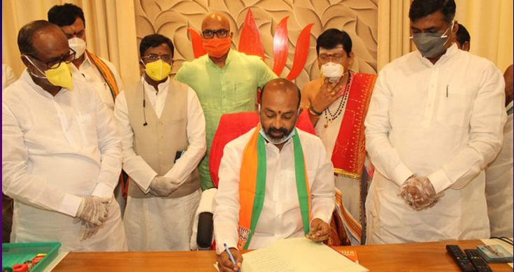 తెలంగాణ బీజేపీ బండికి సంజయ్ ఒక్కడే డ్రైవర్