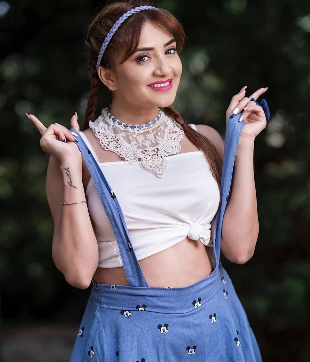 Karunya Latest Wallpapers Karunya Latest Wallpapers