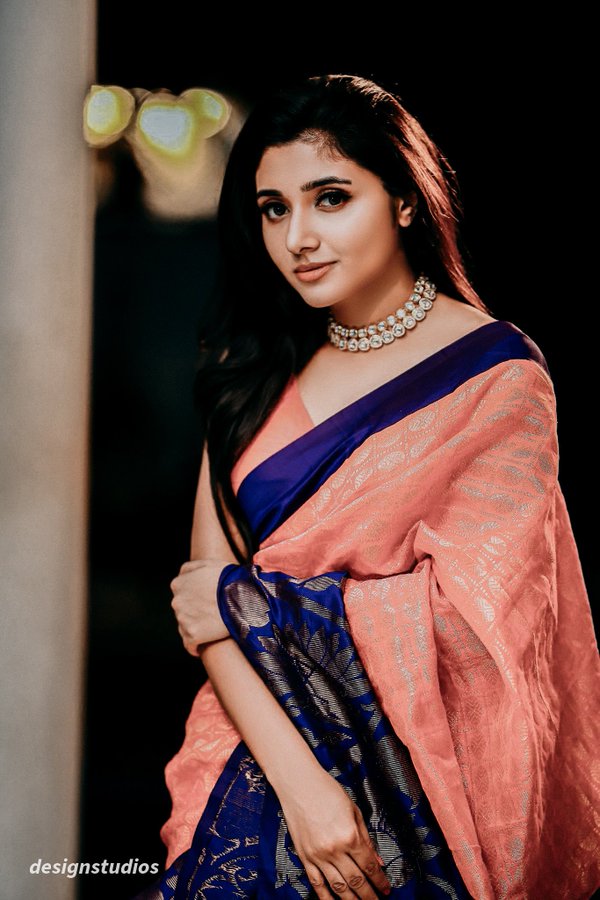 Mirnaa Menon Beautiful Pictures Mirnaa Menon Beautiful Pictures