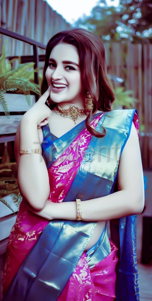 Niddhi Agerwal Cute Saree Pictures Niddhi Agerwal Cute Saree Pictures