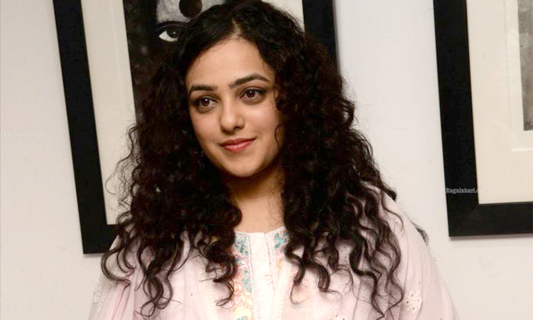 నిత్యా మీనన్ ఇలాంటి సినిమాలు ఒప్పుకుంటుందని ఎవరూ ఊహించనేలేదు ..?