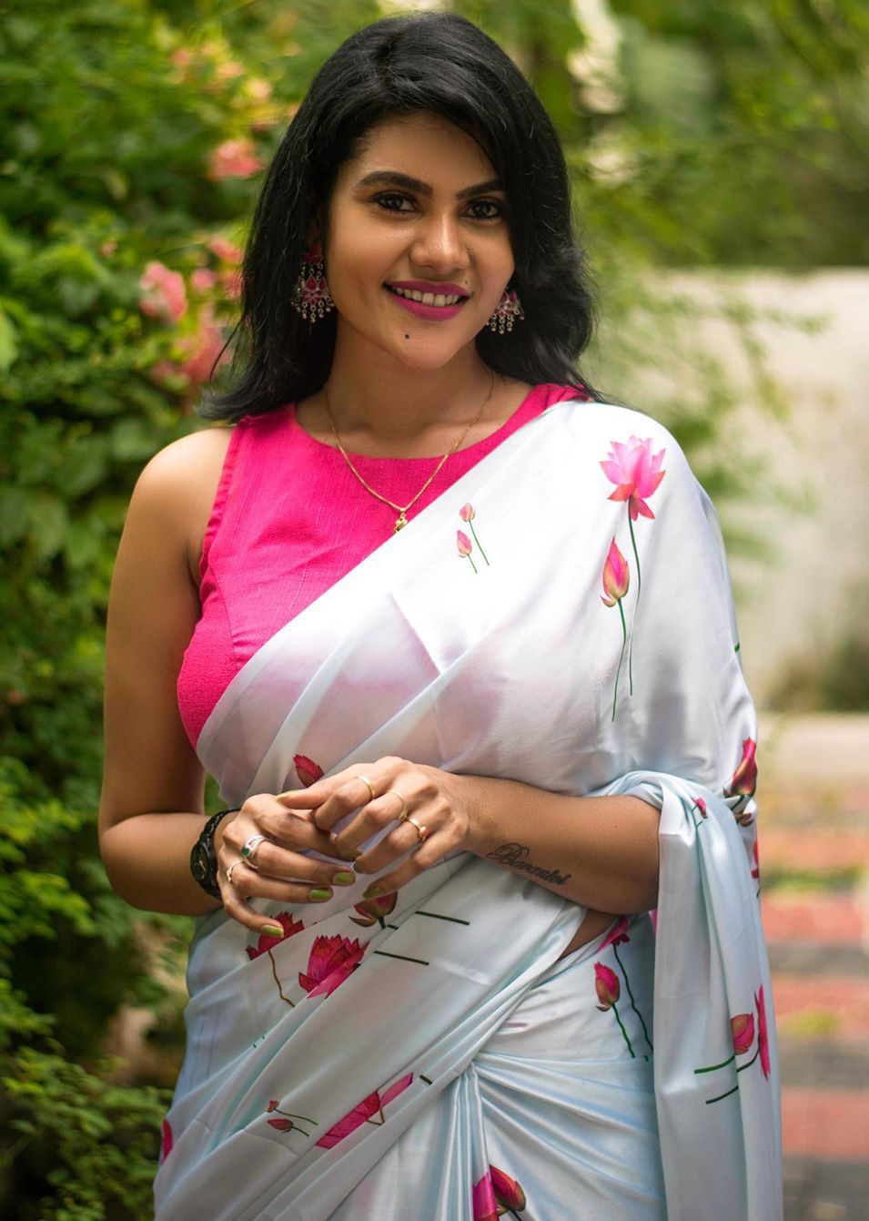 Nivisha Saree HD Stills Nivisha Saree HD Stills