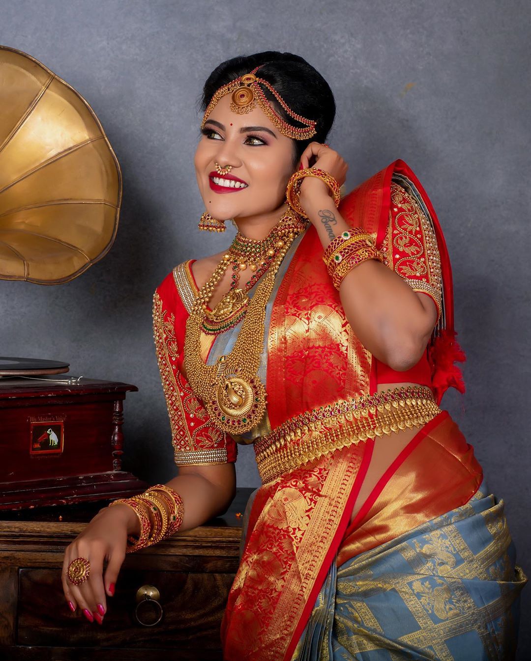 Nivisha Saree HD Stills Nivisha Saree HD Stills