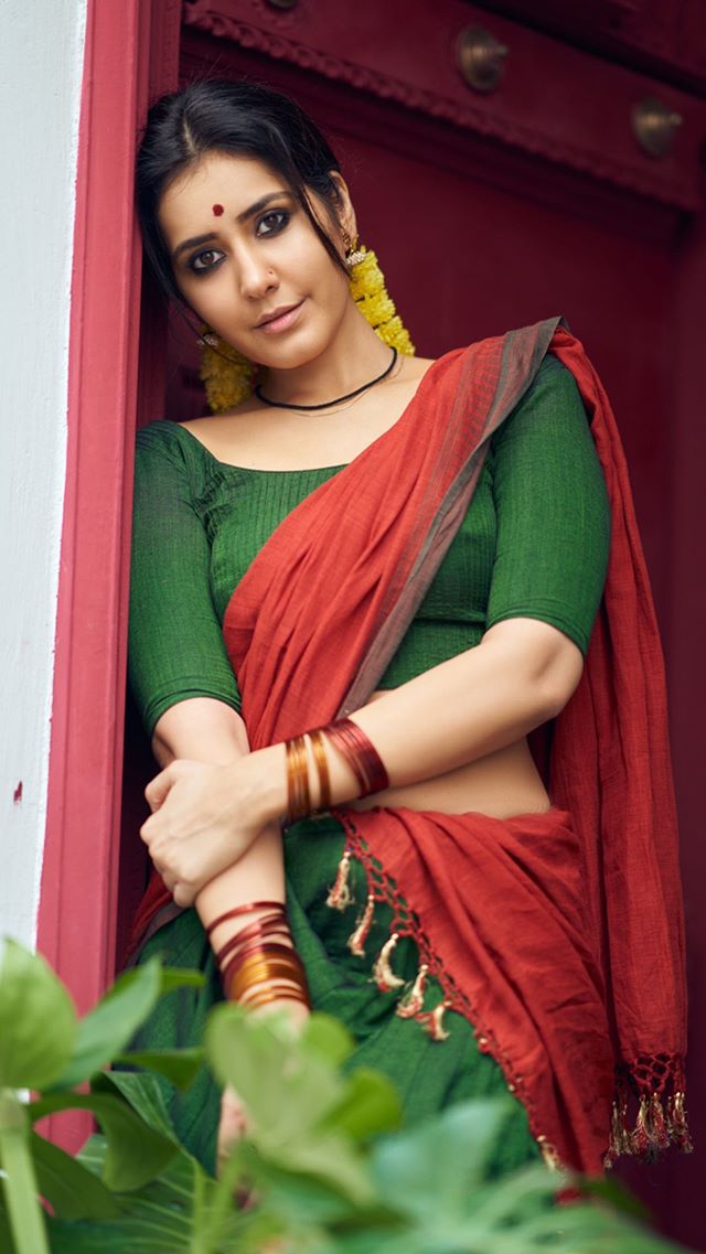 Raashi Khanna Half Saree Latest Pics Raashi Khanna Half Saree Latest Pics