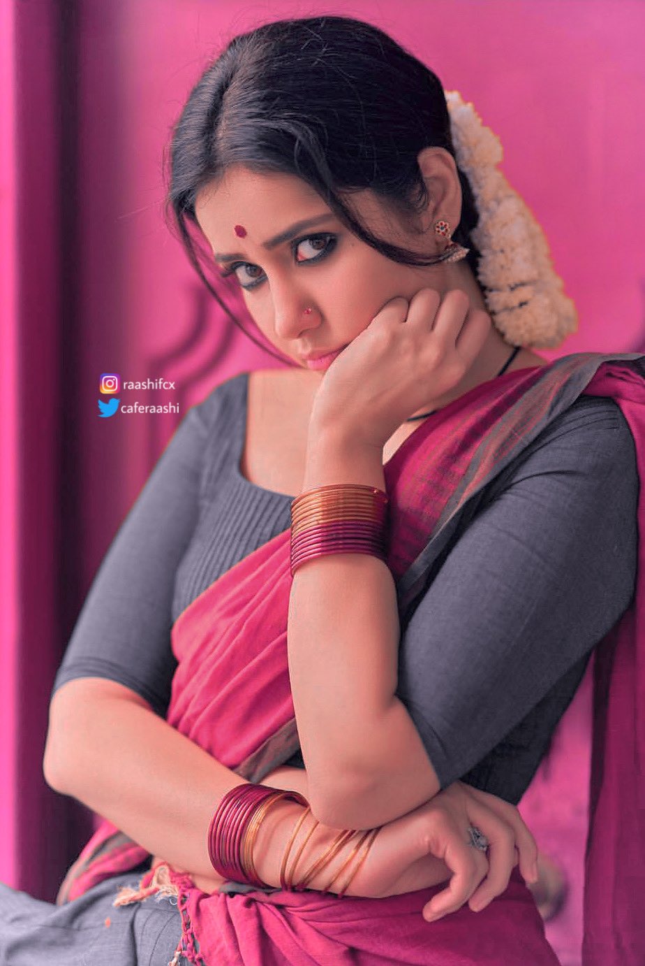 Raashi Khanna Half Saree Latest Pics Raashi Khanna Half Saree Latest Pics