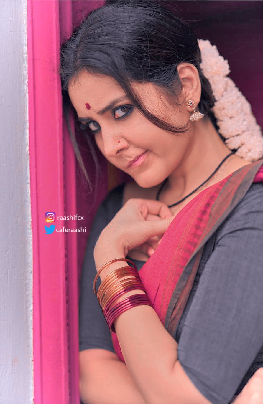 Raashi Khanna Half Saree Latest Pics Raashi Khanna Half Saree Latest Pics