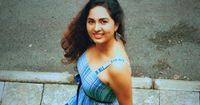 smiling queen Srushti Dange