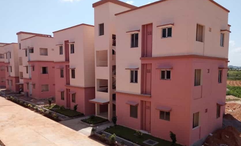 kcr planning to give double bed rooms houses as dussehra gift to telangana people