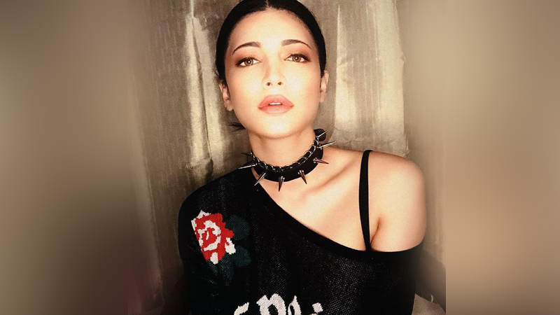 Shruti Haasan Black Drees Pics