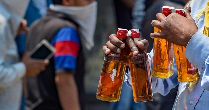 మద్యం రేట్లు తగ్గించినా మందుబాబుల్లో సంతోషం లేదు !