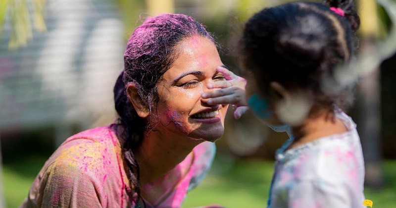 అందాల రాక్షసిగా అల్లు అర్హ .. అమ్మ అంటే ఎంత ప్రేమో!