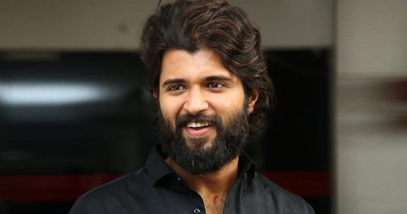 విజయ్ దేవరకొండను చూసి అది నేర్చుకుందట.. సీనియర్ హీరోయిన్ మామూల్ది కాదు!!