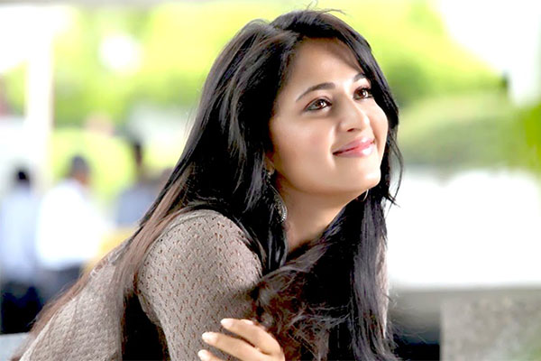 అనుష్క మీద నిశ్శబ్ధం ఎఫెక్ట్ ఇంకా ఎన్నాళ్ళు ..?