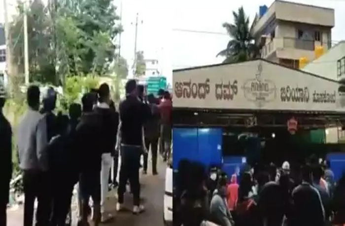 అయ్ బాబోయ్.. బిర్యానీ కోసం 1.5 కిమీల క్యూ.. ప్రాణాల కంటే బిర్యానే ఎక్కువా?