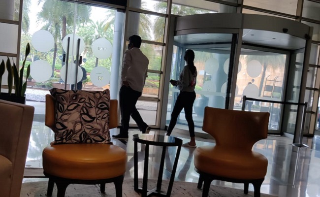 బోండా ఉమా.. ఒక హీరోయిన్..ఒక హోటల్