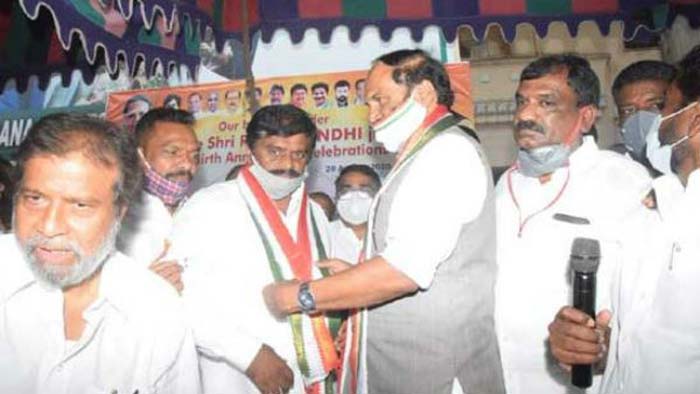 congress candidate cheruku srinivas reddy announced for dubbaka by elections