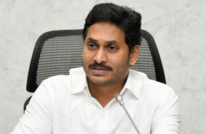 ఒక్కొక్కడితో భయం స్పెల్లింగ్ రాయిస్తున్న జగన్