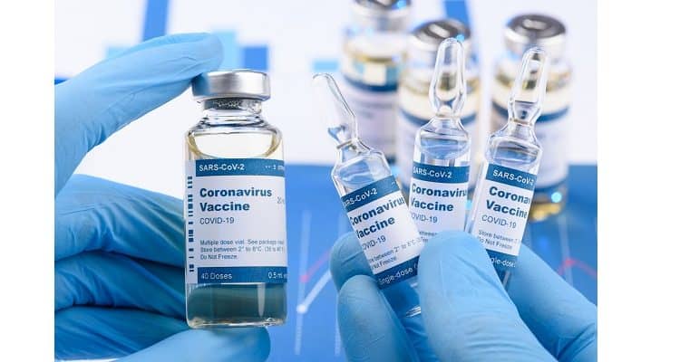 వ్యాక్సినేషన్ : వ్యాక్సిన్ అంటేనే ఆమడ దూరం పారిపోతున్నారట !