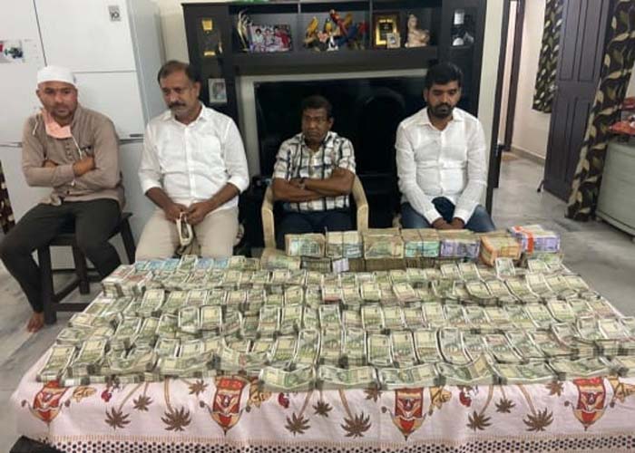 బ్రేకింగ్: కోటి లంచం తీసుకున్న కీసర మాజీ తహశీల్దార్ నాగరాజు ఆత్మహత్య