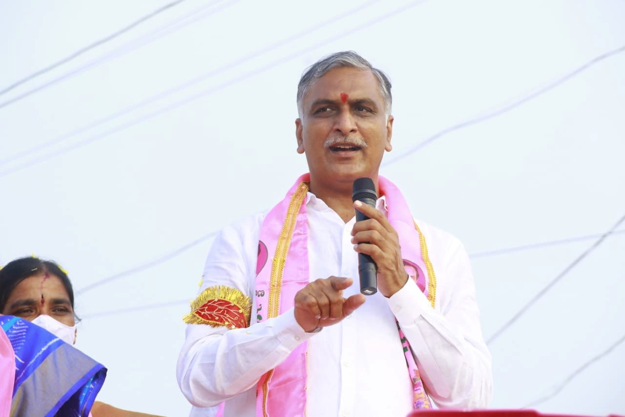 దుబ్బాక ఉప ఎన్నికల ప్రచారం లో మంత్రి హరీశ్ రావు ఘాటు విమర్శలు.. ??