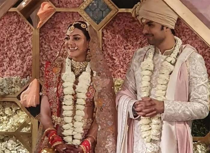 ఇట్స్ అఫిషియల్ : కాజల్ పెళ్లయిపోయింది.. ఫోటోలు వైరల్