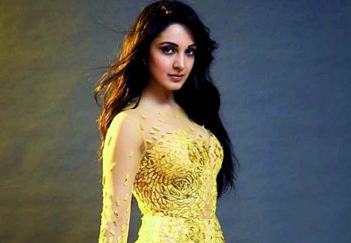 ఇంట్లో అబద్దాలు చెప్పి ప్రియుడితో.. ఇంటర్‌లో కియారా అద్వాణీ కథలు!!