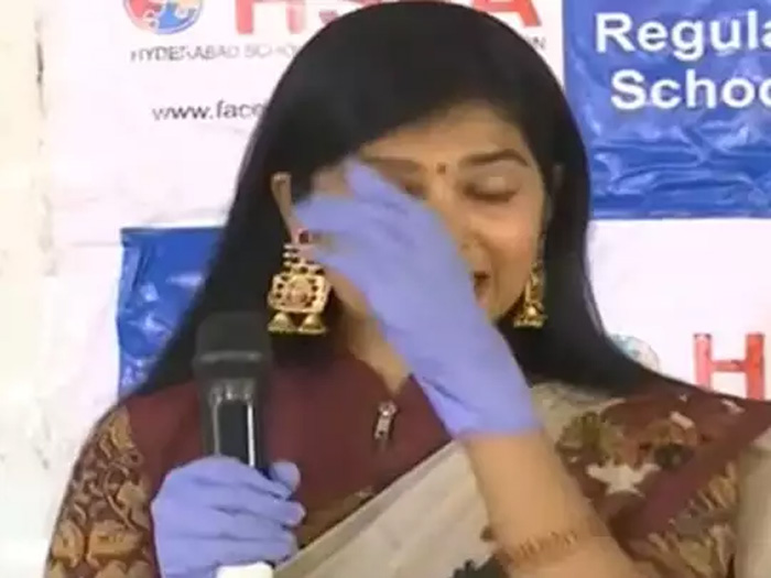 ఇక మావల్ల కాదు కేసీఆర్ సార్.. మీరే ఆదుకోవాలి.. ఆ నటి కంటతడి