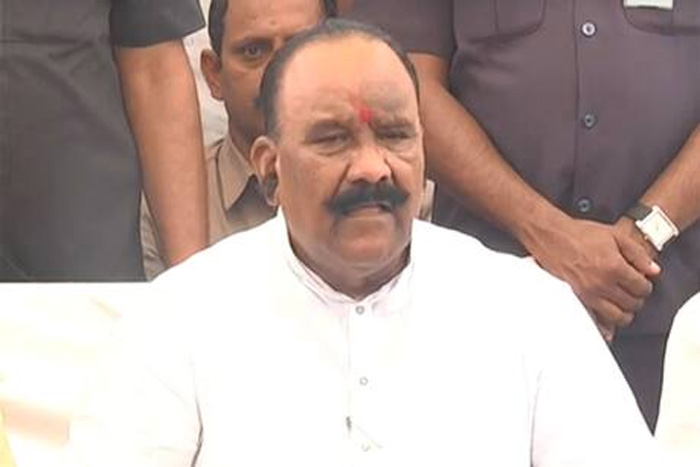 బ్రేకింగ్: తెలంగాణ మాజీ మంత్రి నాయిని నర్సింహారెడ్డికి కరోనా.. పరిస్థితి విషమం