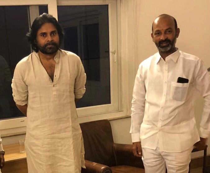 తెలంగాణలో పవన్ కళ్యాణ్  బీజేపీ సరికొత్త రాజకీయం