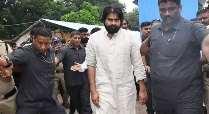 పవన్ కళ్యాణ్ కు జెడ్ కేటగిరీ సెక్యూరిటీ.. కేంద్రం ప్రకటన.. అసలు ఇది నిజమేనా?