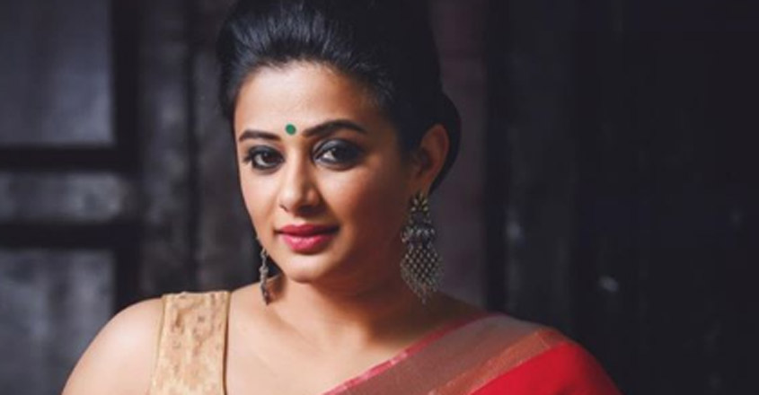 పవర్ స్టార్ కి జంటగా నేషనల్ అవార్డ్ విన్నర్ ..?