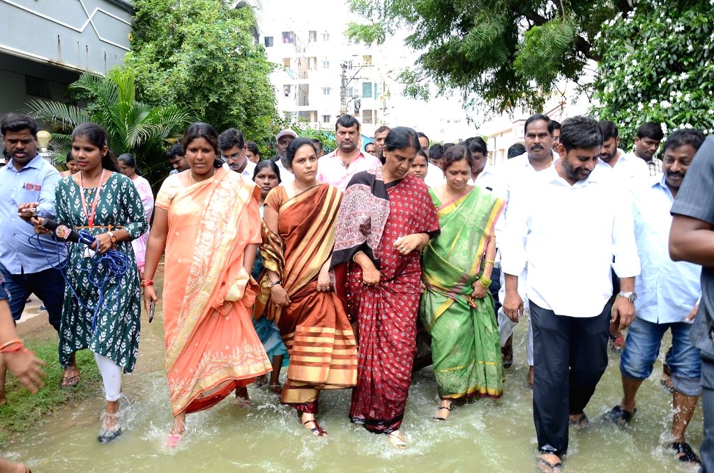 సబితకు చేదు అనుభవం.. కేసీఆర్ కు హెచ్చరిక