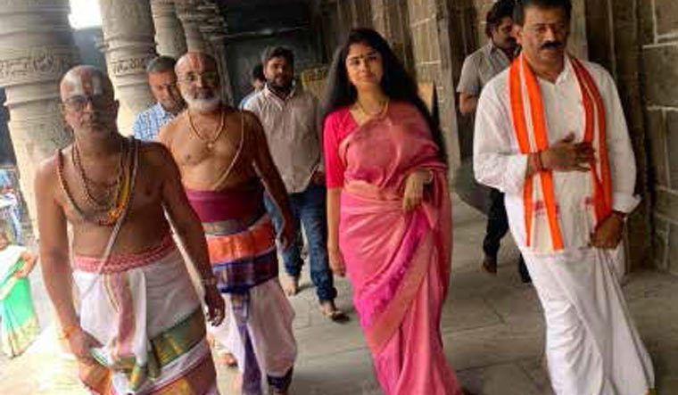 హద్దులు దాటుతున్న సంచయిత …జగన్ గారు చూస్తున్నారా..?