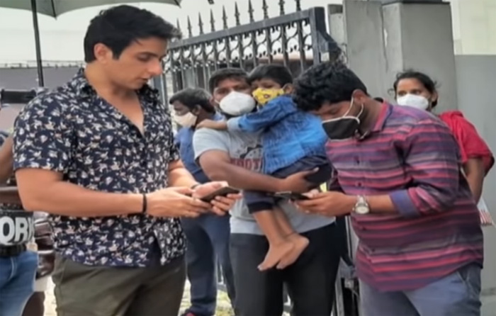 sonusood donates 20 lakhs for liver transplantation operation of telangana boy