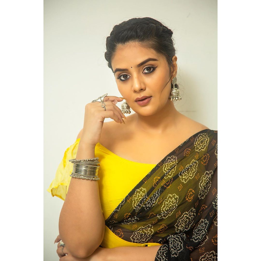 sreemukhi New HD Wallpapers sreemukhi New HD Wallpapers