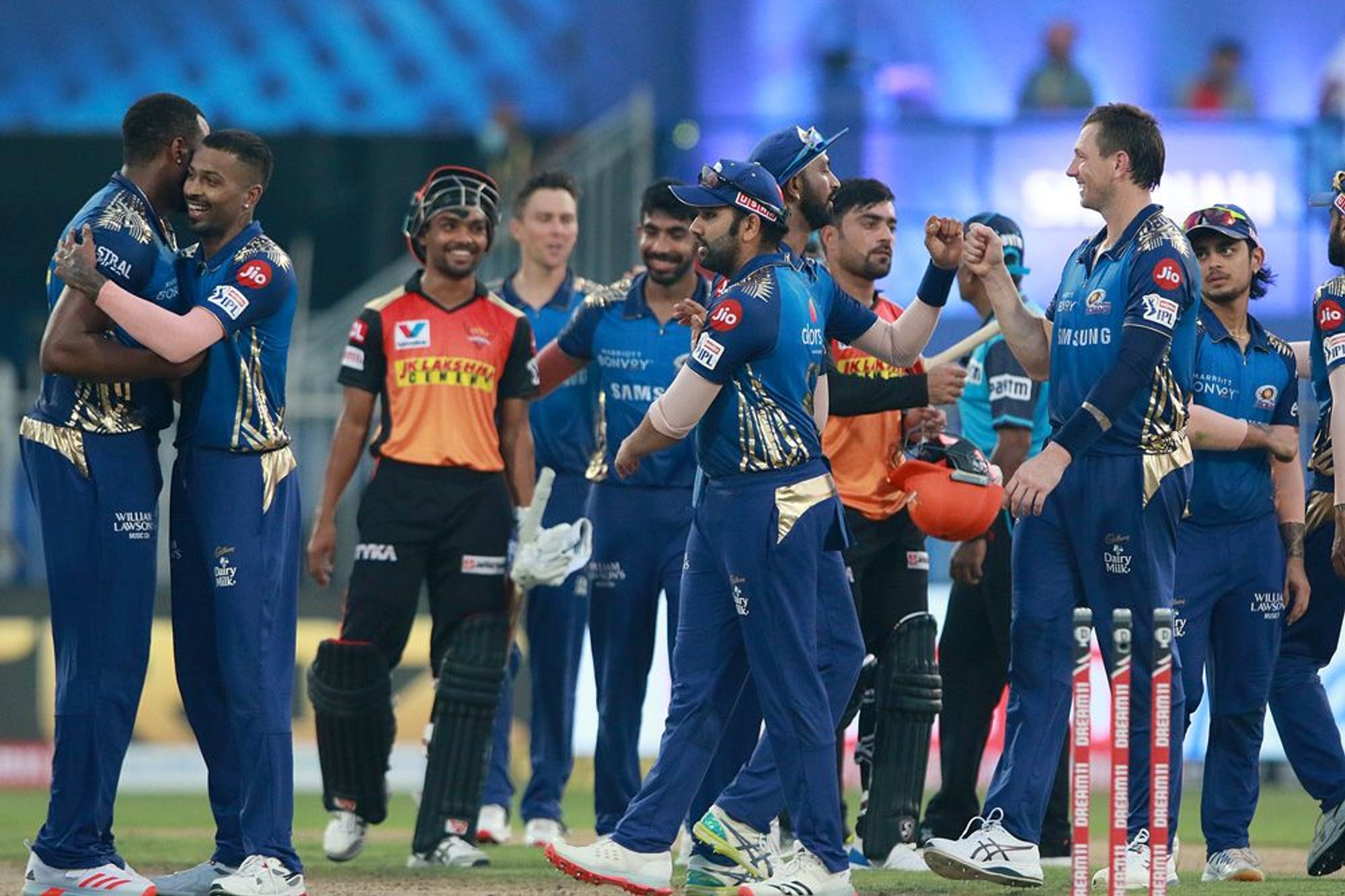 IPL 2020: షార్జాలో సన్‌రైజర్స్‌కు షాక్‌.. కనీసం పోరాడలేదు