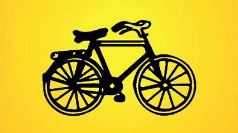 మౌనవ్రతం చేస్తున్న టీడీపీ ఫైర్ బ్రాండ్స్