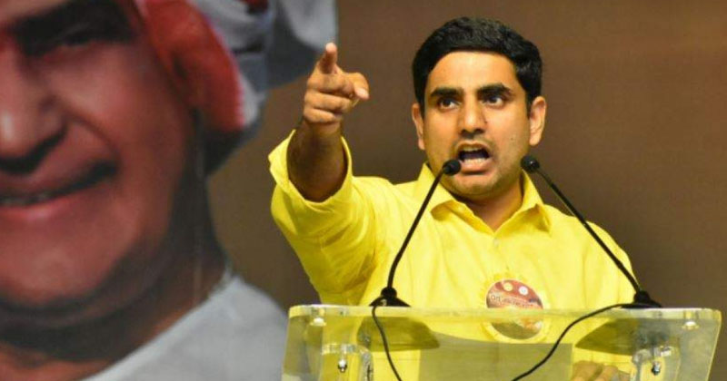 లోకేష్‌కు బ్రెయిన్ వాష్ చేసి జనం మీదికి వదిలింది ఆ పెద్దమనిషేనటగా !