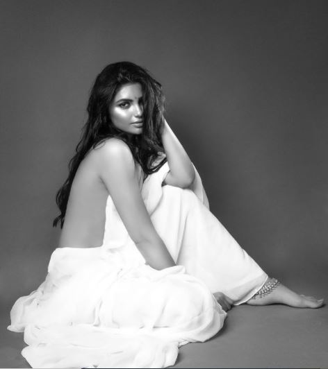 Jabaradasth Varsha Shocking Pic