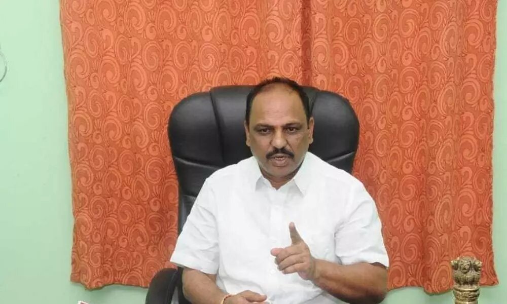 చివరకి ప్లెక్సీల వివాదం… ఆయన మంత్రి పదవికి ఎసరు పెడుతుందా ?