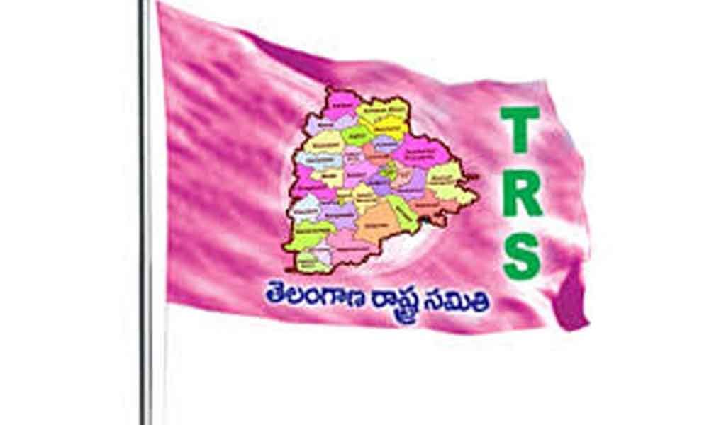 ఖమ్మం గులాబీ కోటలో విభేదాలు
