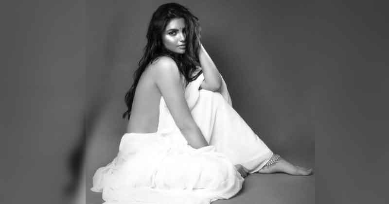 Jabaradasth Varsha Shocking Pic