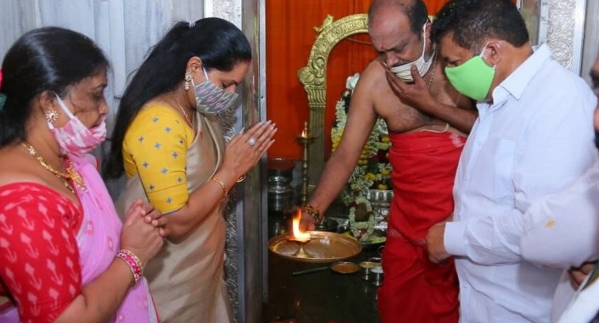 భలే…భలే… కవిత సమక్షంలో పార్టీ కండువా కప్పుకుని తెరాస పార్టీలోకి  చేరిన  ‘బొజ్జ గణపయ్య ‘