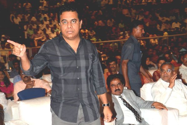 కమళ వికాసంపై కండువాలు కప్పేయండి