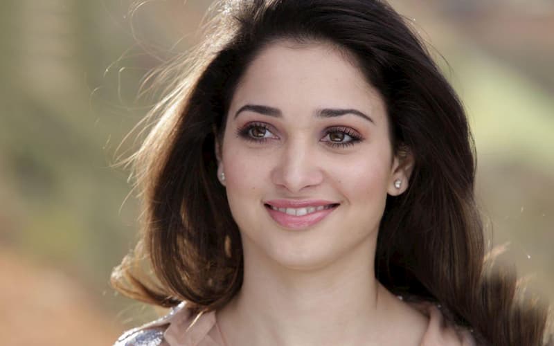 తమన్నా రెమ్యూనరేషన్ తెలిస్తే షాక్ అవ్వాల్సిందే!