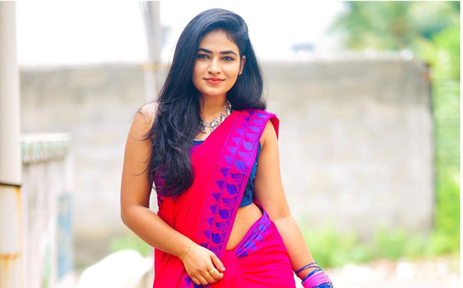 Shruthi Selvam Cute Images