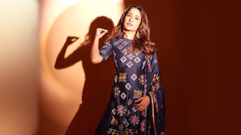 Pragya Jaiswal Amazing Looks