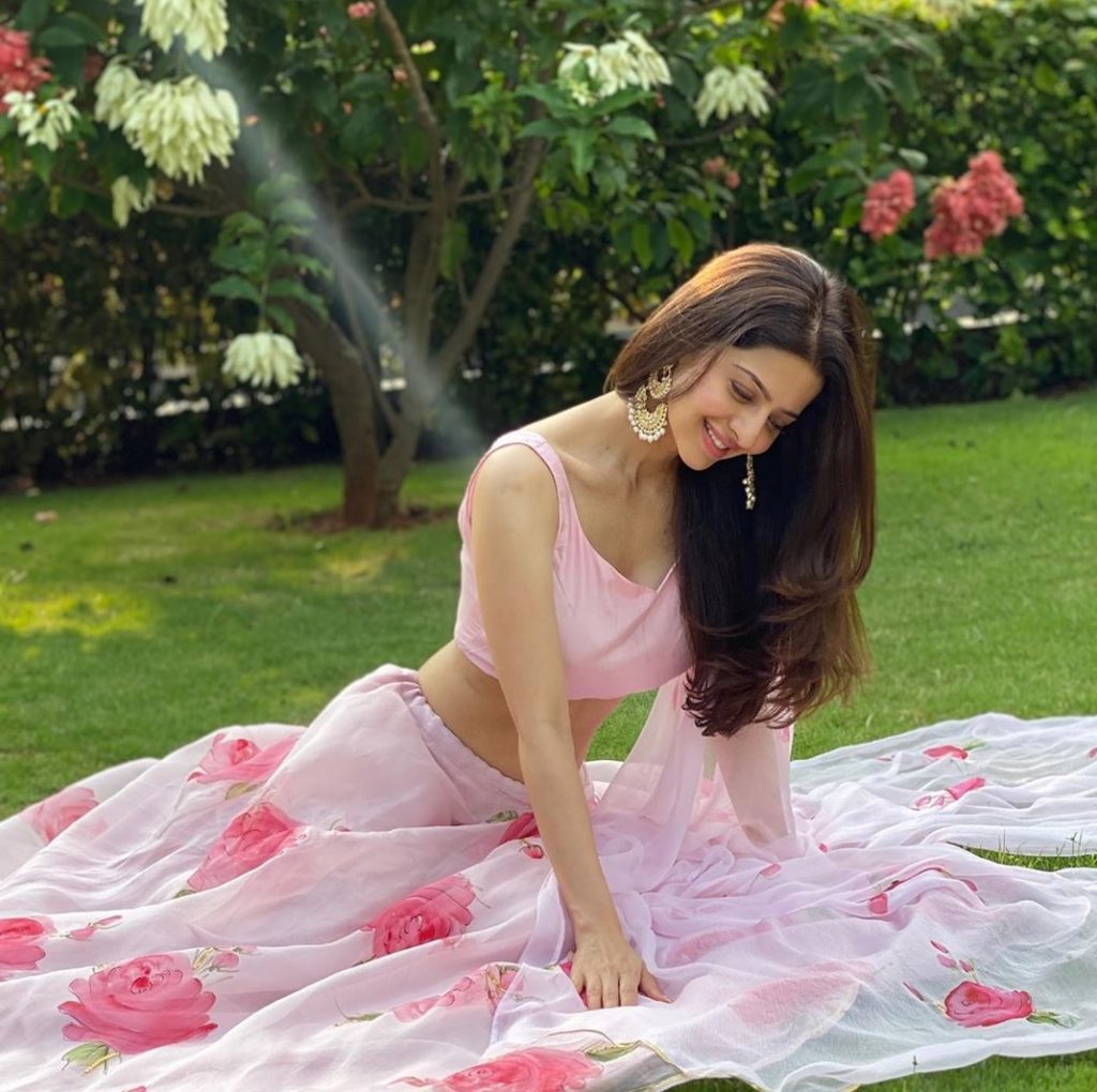 Vedhika Amazing Wallpapers