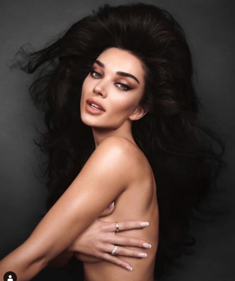 Amy Jackson Hot Exposing Goes Viral