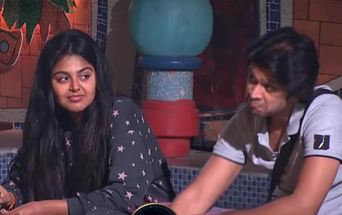 abhijeet flirting with monal gajjar in bigg boss house